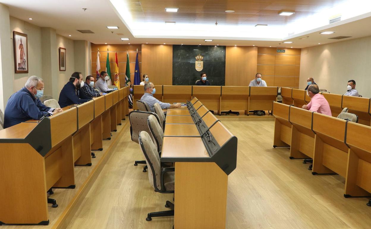 El alcalde de El Ejido coordina las fases de la desescalada con los presidentes de las Juntas Locales