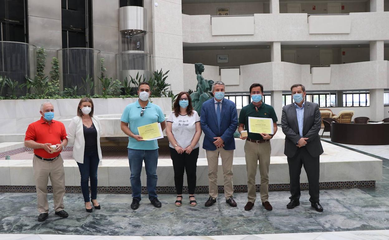 Reconocimiento del Hospital de Poniente al Ayuntamiento y al AR Almerimar