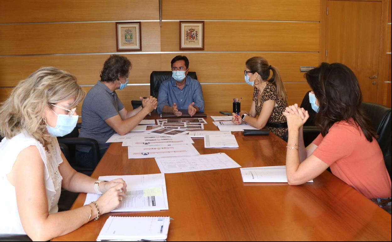 El gobierno estudia propuestas para convertir el antiguo Teatro en centro juvenil de referencia