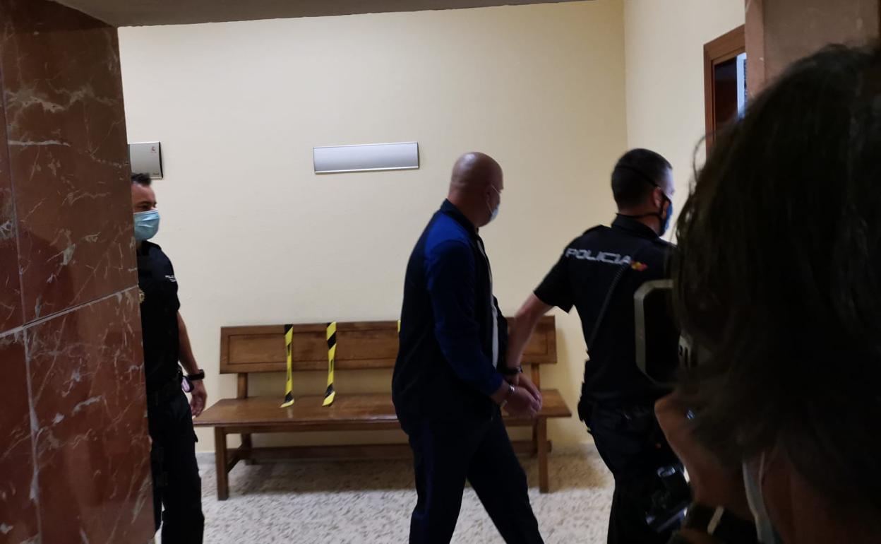 Tribunales en Almería | Guardia Civil dice que el acusado de matar a su hijo de 8 años lo llevó al sótano para acabar con su vida