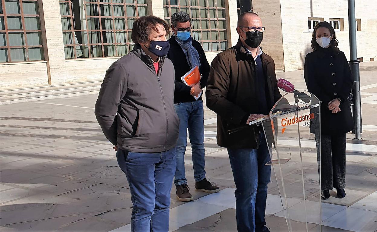 Rafael Burgos, Cecilio Vargas, María Herminia Padial y Rafael Bretones durante la rueda de prensa de ayer. 