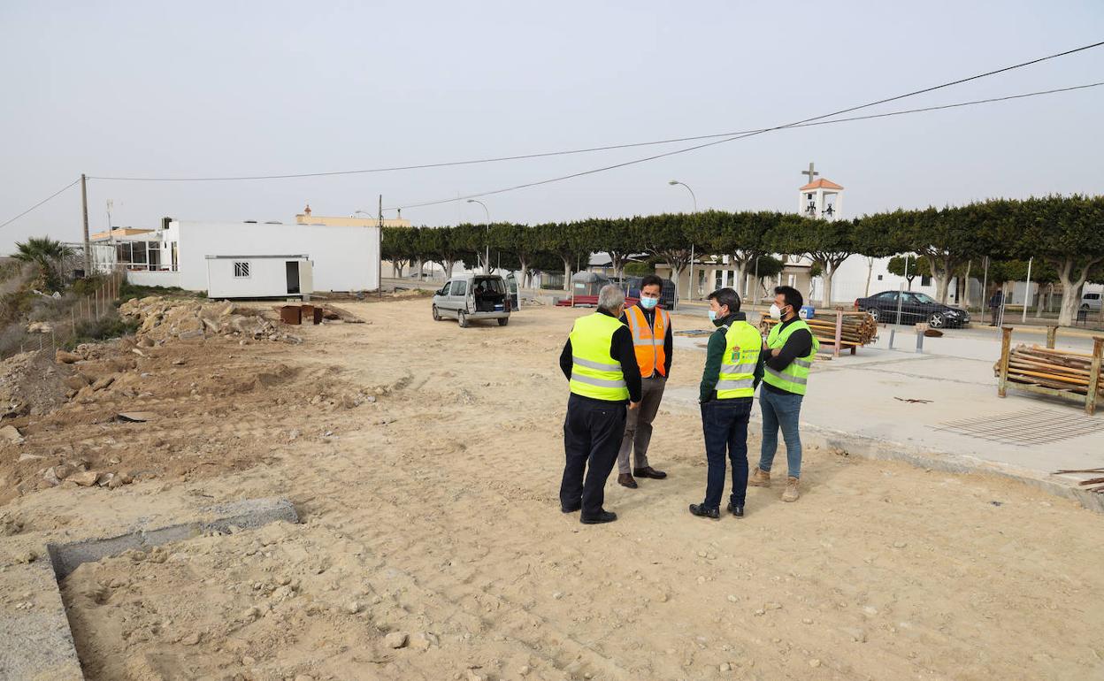 Francisco Góngora visitó junto a Alberto González la obra en el arranque del proyecto. 
