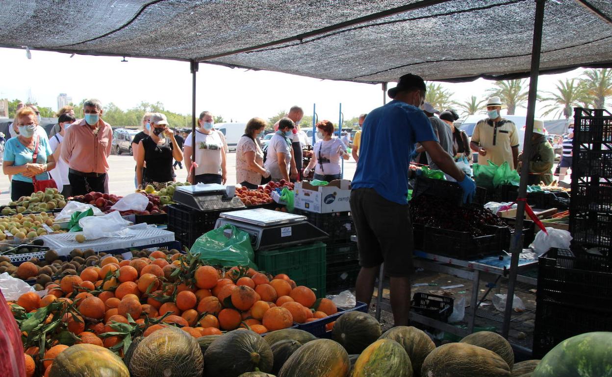 El Ayuntamiento incrementa el número de Mercados al mes para ayudar a los comerciantes