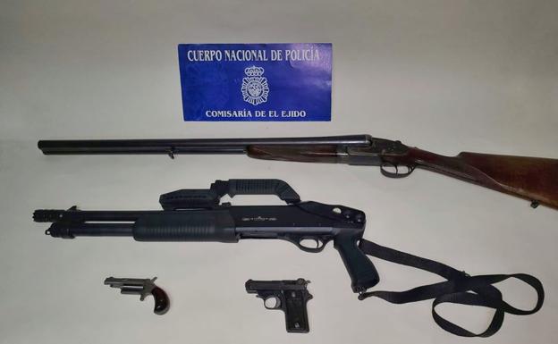 Armas de fuego incautadas en al operación antidroga en El Ejido