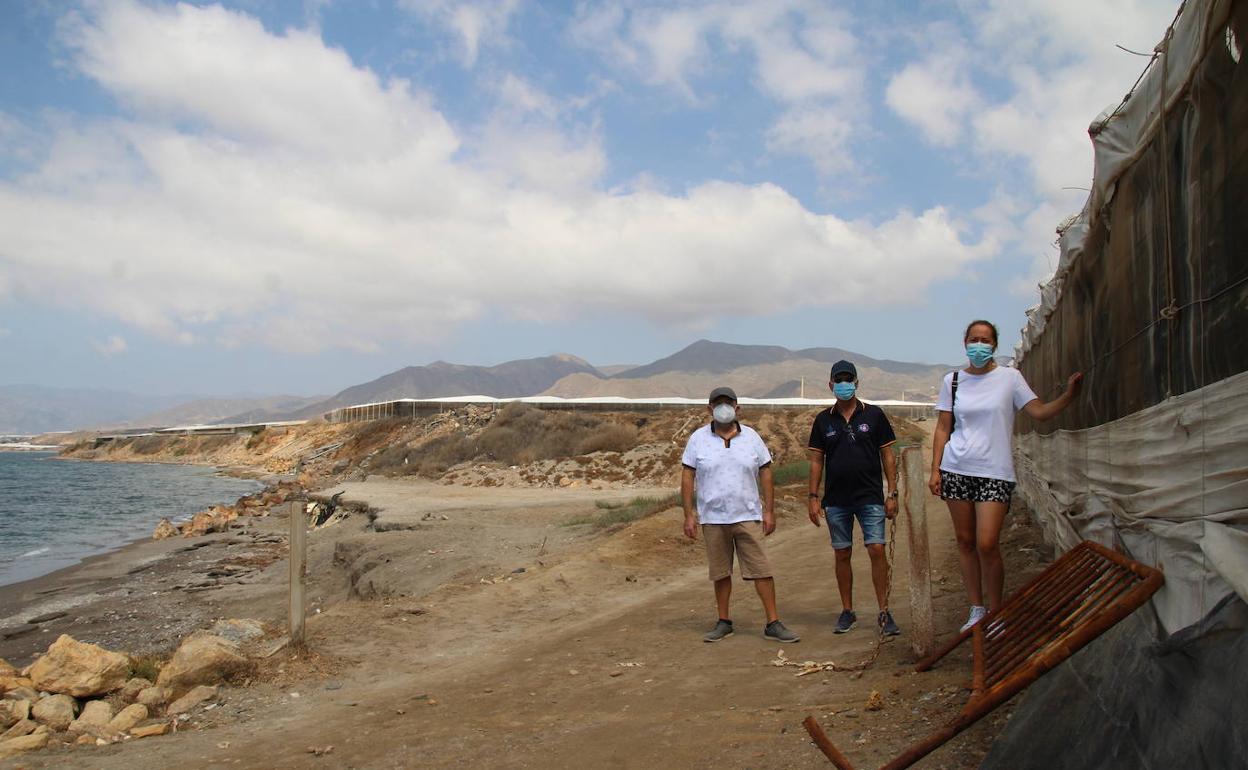 El mar ahoga a los agricultores de Las Cuevecillas