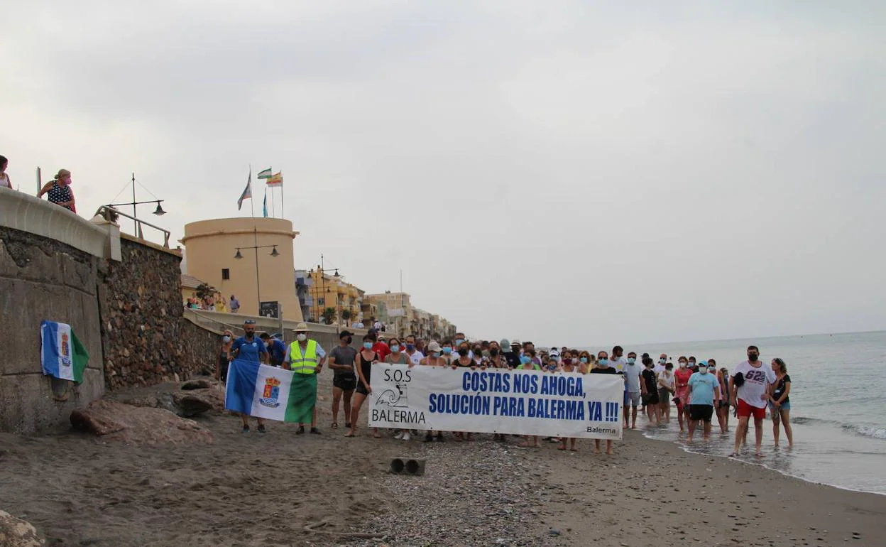 Imagen de la Marcha que tuvo lugar hace unos días en la playa de Balerma.