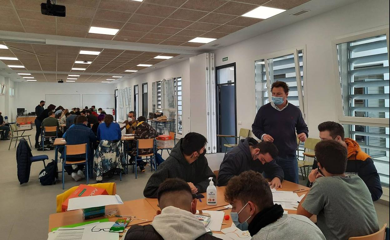 Estudiantes del IES Murgi idean soluciones para mejorar la comunicación en las empresas