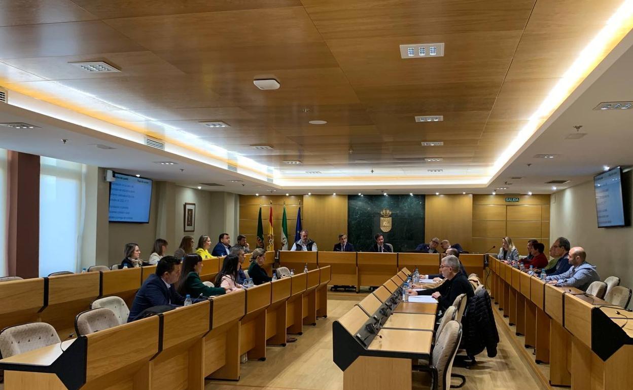 El Ayuntamiento expropia el terreno junto a la Iglesia de Pampanico para aparcamientos
