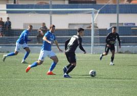 El Polideportivo El Ejido supera al Mar Menor y sale del descenso