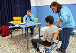 Distrito Poniente inicia la vacunación frente al virus del papiloma humano en colegios