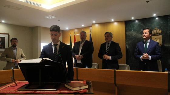 Toma posesión del cargo de concejal Manolo Martínez