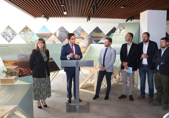 Luisa Barranco, Francisco Góngora, José Velez, Manuel de la Torre, Inogabi Manzano y Alberto González durante la inauguración.