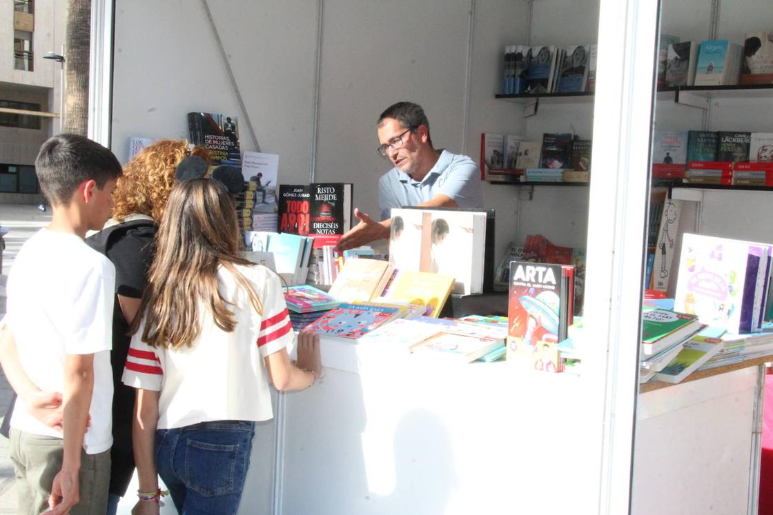 Elvira Mínguez abre la Feria del Libro de El Ejido