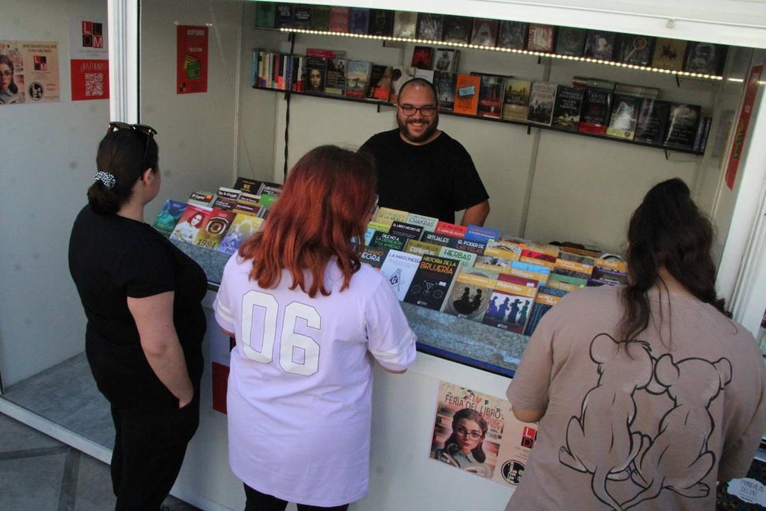 Elvira Mínguez abre la Feria del Libro de El Ejido