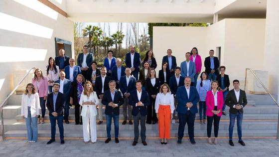 La candidatura del PP a las municipales une experiencia con caras nuevas