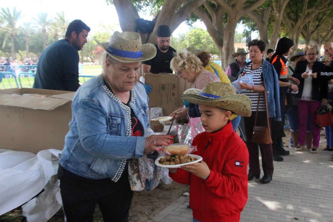 6.000 raciones de habas con tocino y fritá por San Marcos