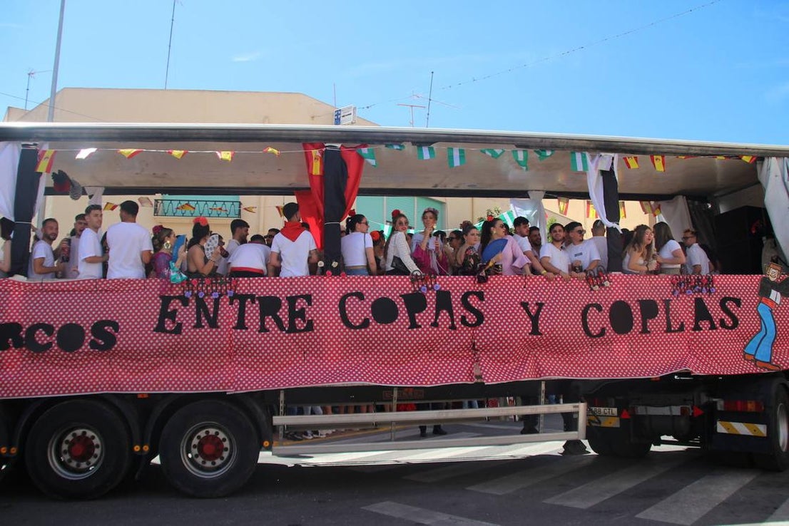 Miles de personas acompañan a San Marcos en su día grande