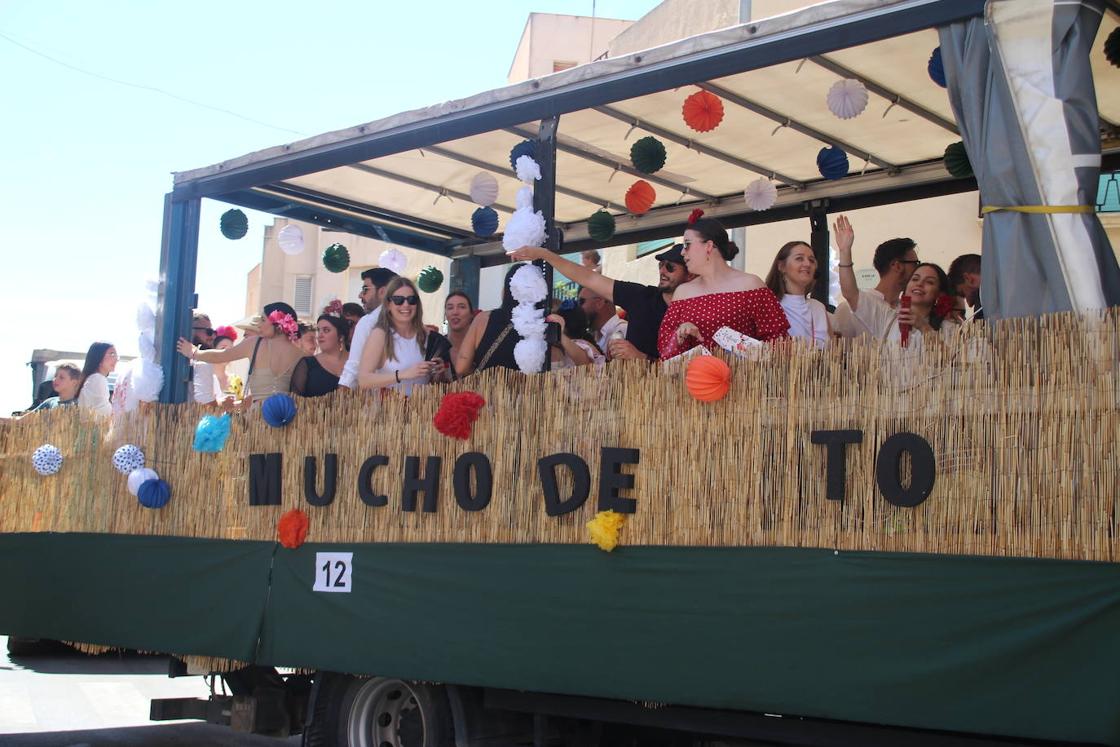 Miles de personas acompañan a San Marcos en su día grande