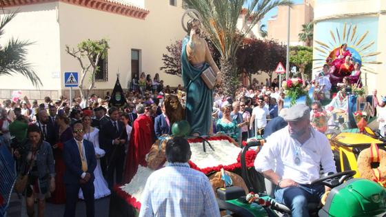 Miles de personas acompañan a San Marcos en su día grande