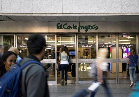 El Corte Inglés busca personal en El Ejido.