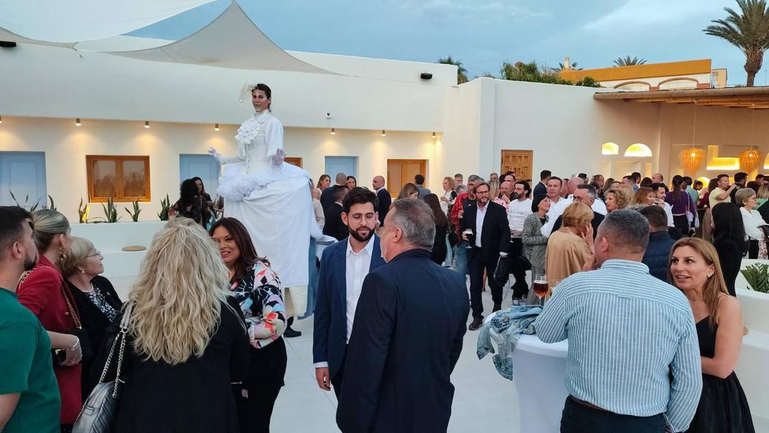 El Teatro Comestible conforma un cóctel de éxito en Paraíso al Mar