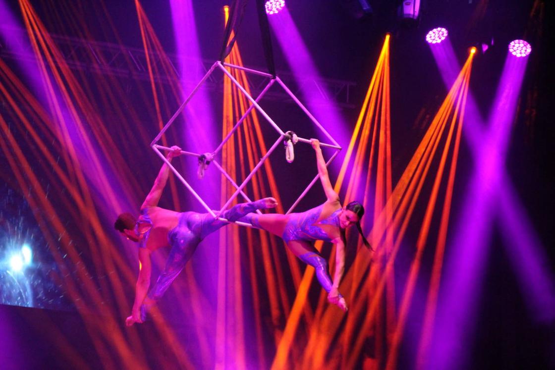 El Teatro Comestible conforma un cóctel de éxito en Paraíso al Mar