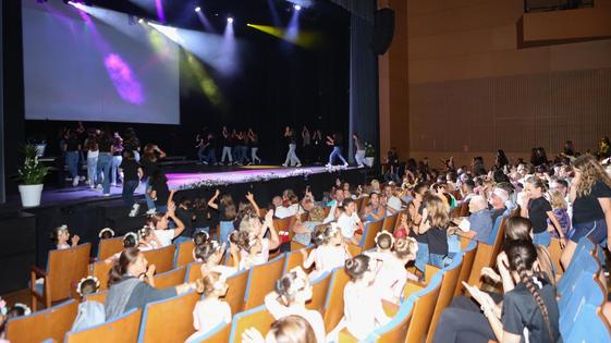 El Colegio Internacional SEK entrega 3.500 euros para la asociación ARGAR