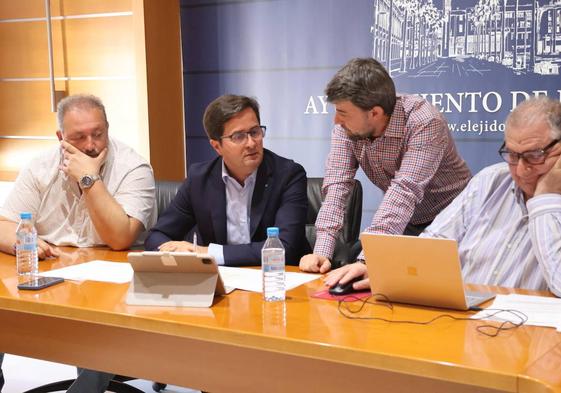 El Ayuntamiento amplía la zona de baño protegido en Balerma este verano