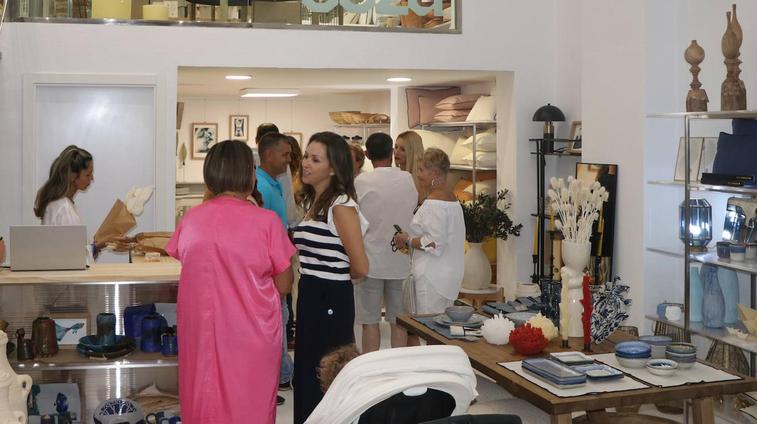 Los comercios de Almerimar y Balerma pueden abrir todos los días hasta el 30 de septiembre