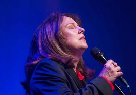 Luiba María Hevia, cantautora de habaneras y repentismo cubano.