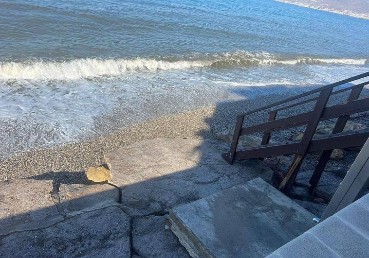 La Mesa de Trabajo por la Playa de Balerma promete que habrá un otoño con marejada