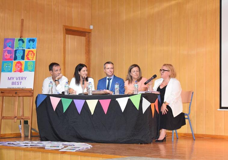El IES Santo Domingo acoge la presentación del libro 'My very best'