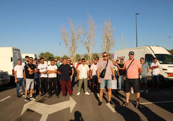 Los comerciantes del mercadillo de El Ejido piden que les dejen trabajar todas las semanas