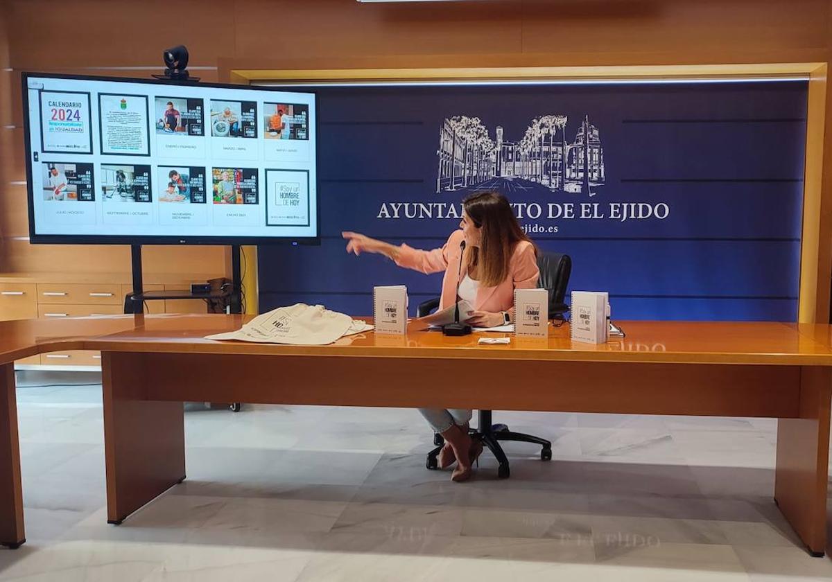El Ejido lanza una campaña para concienciar a los hombres sobre la corresponsabilidad