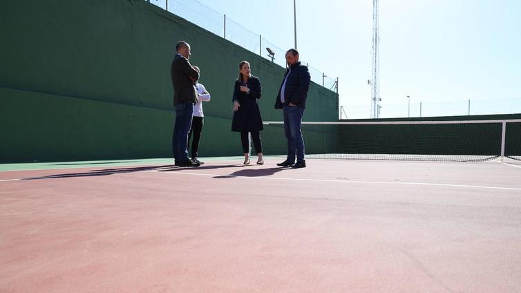 Finaliza el arreglo de las pistas deportivas municipales en el Club de Tenis
