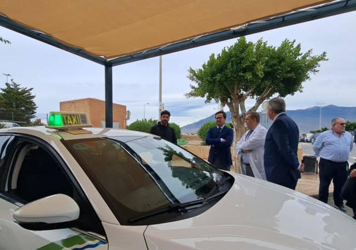 El Hospital de Poniente mejora el estacionamiento para personas con discapacidad