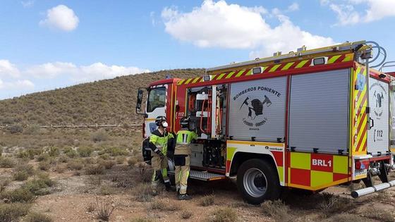 Dos menores afectados por humo al incendiarse una casa en El Ejido