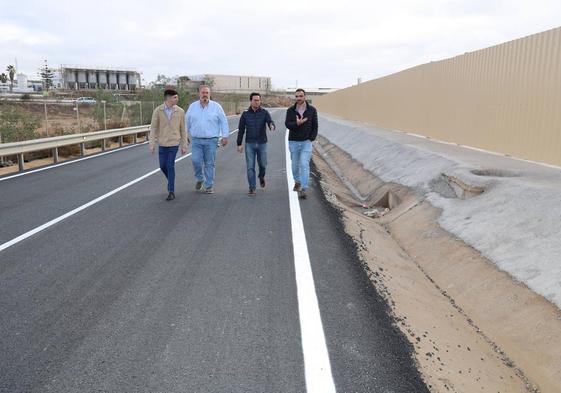 Abre al tráfico el Camino de la Depuradora tras estabilizar la zona