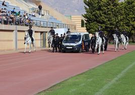 Macro exhibición en el Estadio Municipal de El Ejido de la Policía Nacional