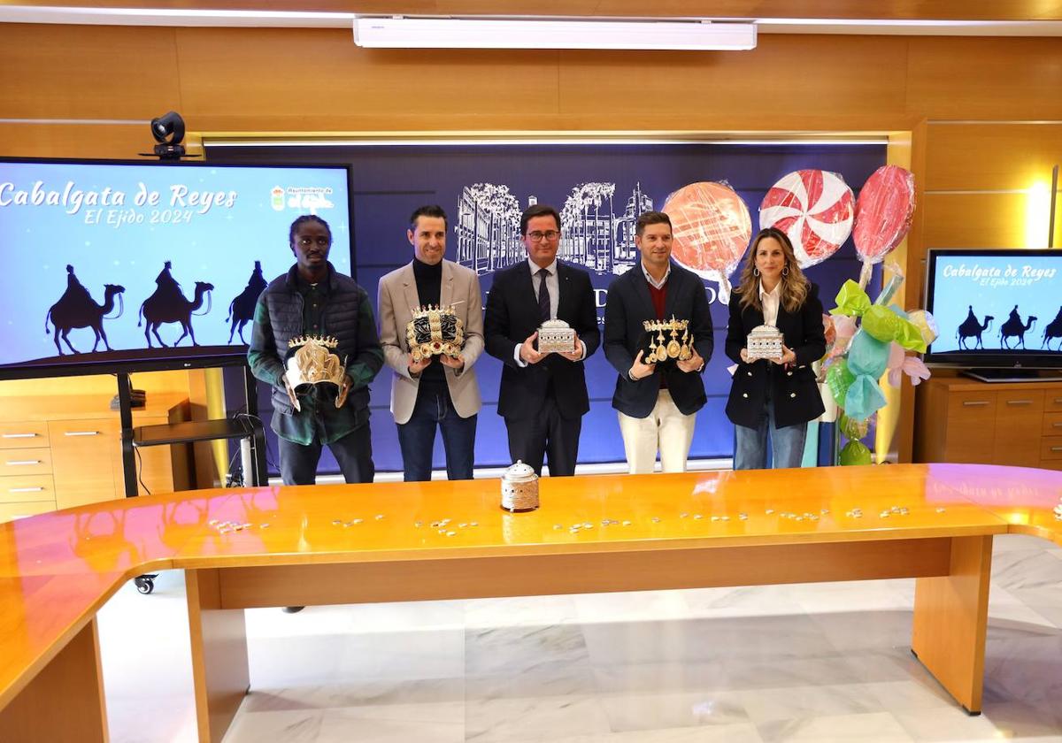 Los periodistas Fran García y Alberto García, y el futbolista Neto, emisarios de los Reyes Magos