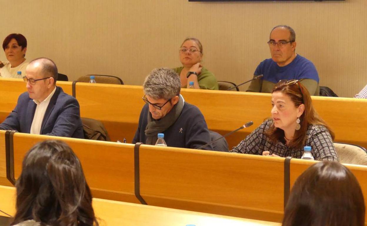 Cs pide piscinas públicas para todos los núcleos de población