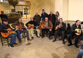 En la Plaza Párroco José Jiménez se interpretaron villancicos populares.