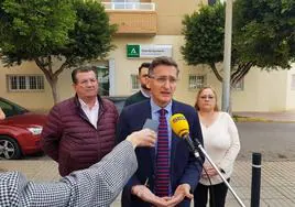 El PSOE denuncia «problemas o situaciones muy graves» en los distritos sanitarios