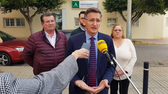 El PSOE denuncia «problemas o situaciones muy graves» en los distritos sanitarios