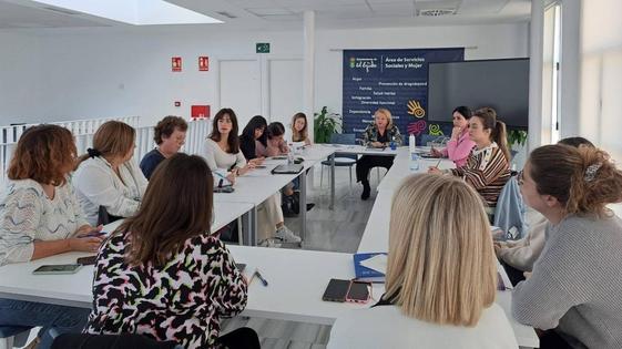 La Mesa de Trabajo de Discapacidad y Empleo analiza los recursos tras la educación obligatoria