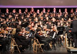 El Auditorio se rinde a la nueva Orquesta Sinfónica Ciudad de El Ejido