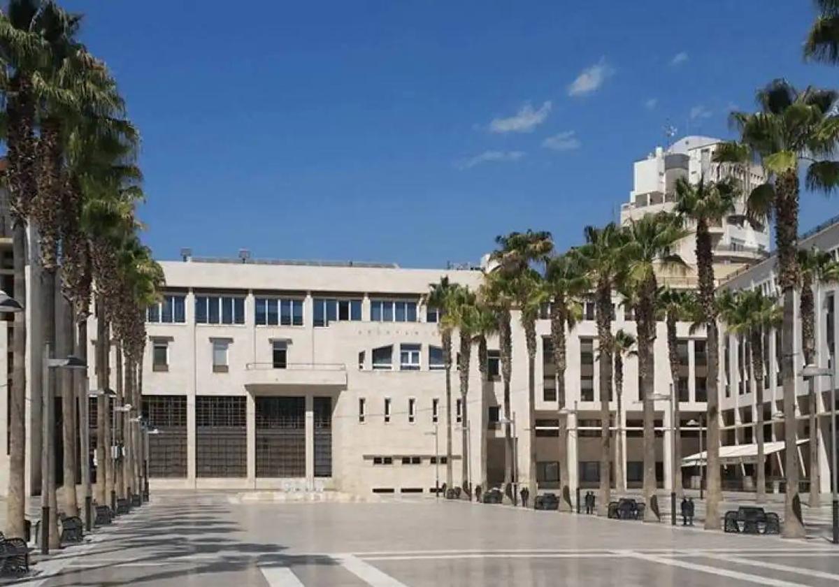 El Ejido decreta un día de luto por el agente fallecido en Sevilla, hijo del municipio