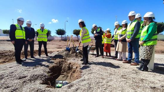 Primera piedra del que será el Centro de Salud más grande de la provincia