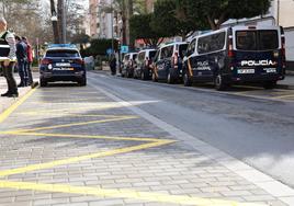 La Policía Nacional estrena una zona de aparcamiento para 14 vehículos frente a la Comisaría