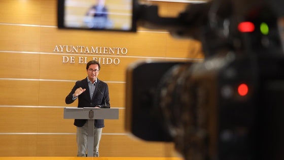 El alcalde de El Ejido rechaza la acogida de migrantes de Canarias «abocados a la marginalidad» en un hotel